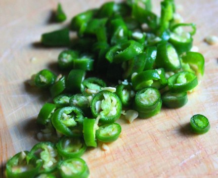 FRESH Chopped Green Chillies, 250g